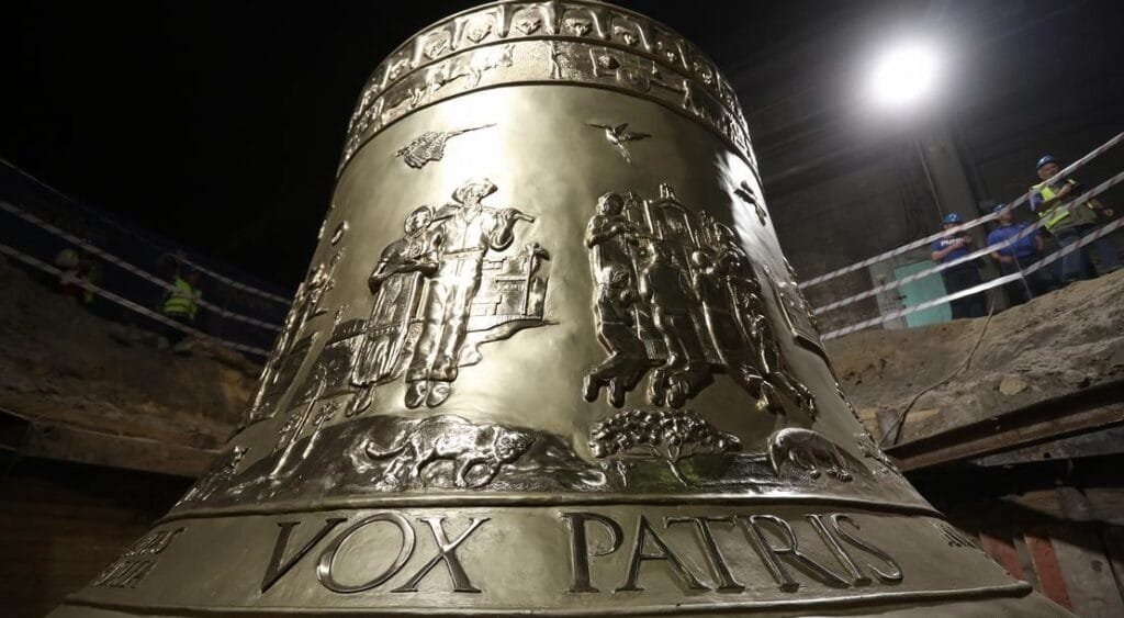 Vox Patris: O Sino Gigante de 55 Toneladas que Enriquecerá a Basílica do Divino Pai Eterno 2 Especificacoes Tecnicas e Curiosidades