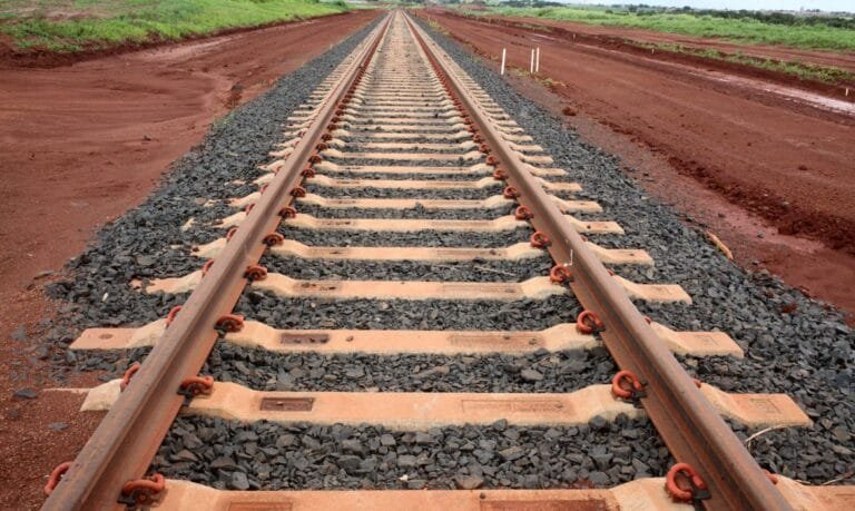 Ferrovia em Goiás da expansão histórica à modernização logística