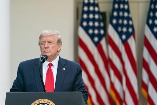 Trump anuncia taxa de 10% para produtos brasileiros