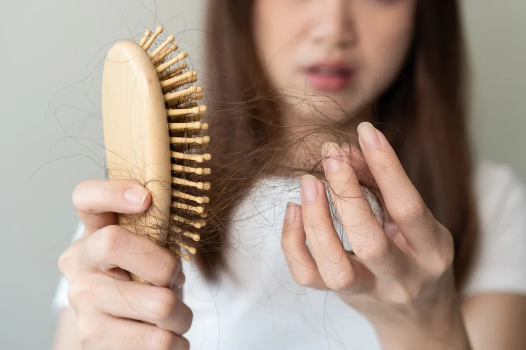 Queda de cabelo causas, sintomas e como tratar de forma eficaz em 2025