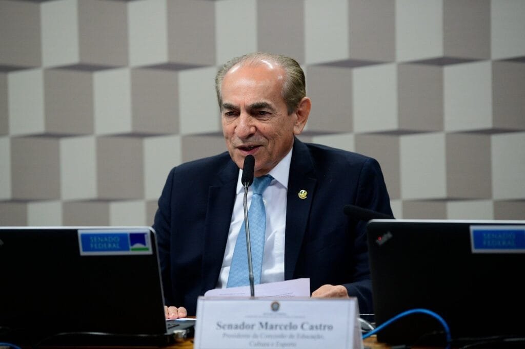 CCJ do Senado aprova PEC do Fim da Reeleição