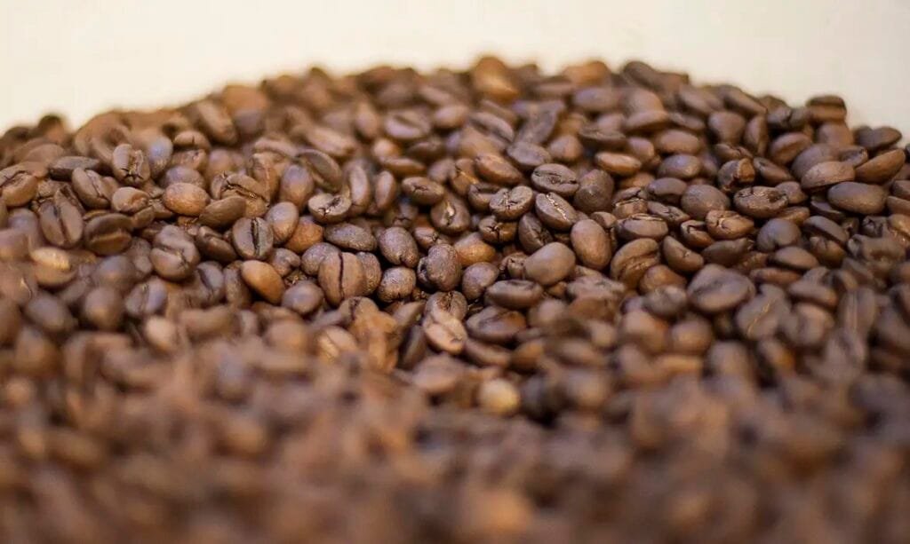 Governo proíbe venda de três marcas de café após detectar impurezas e substâncias tóxicas