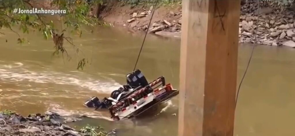 Corpo de motorista de caminhão guincho é encontrado no Rio Meia Ponte, em Goiás 1 Corpo de motorista de caminhão guincho é encontrado no Rio Meia Ponte